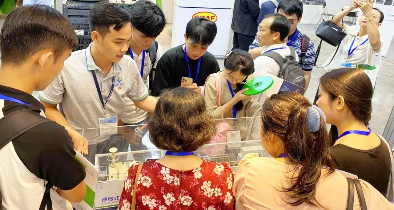 移動式一體化污水處理設(shè)備 移動式一體化污水處理設(shè)備